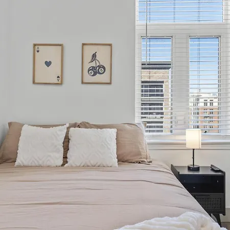Apartment Urban Oasis - Balcony, Free Parking, Views, Gym Charlotte