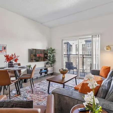 Urban Oasis - Balcony, Free Parking, Views, Gym Apartment Charlotte