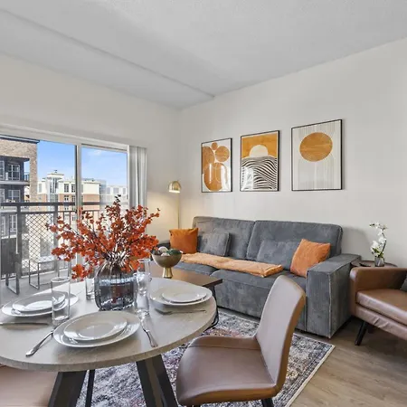 Urban Oasis - Balcony, Free Parking, Views, Gym Charlotte