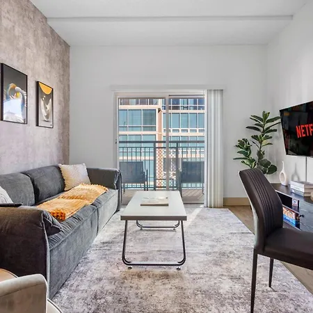 Queen Retreat - Parking, Views, Near Stadium *