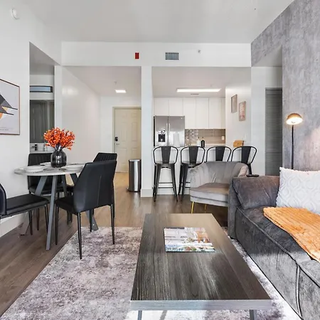 Queen Retreat - Parking, Views, Near Stadium * Charlotte