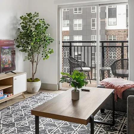 Urban Retreat - Free Parking, Wifi, Walk To Stadium * Charlotte