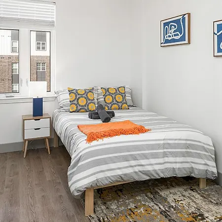 Apartment Urban Retreat - Free Parking, Wifi, Walk To Stadium
