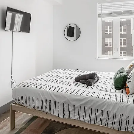 Urban Retreat - Free Parking, Wifi, Walk To Stadium Charlotte