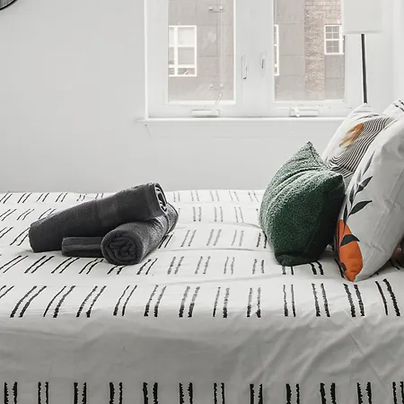 Apartment Urban Retreat - Free Parking, Wifi, Walk To Stadium