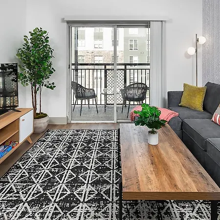 Urban Retreat - Free Parking, Wifi, Walk To Stadium
