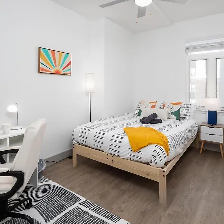 Urban Retreat - Free Parking, Wifi, Walk To Stadium Apartment