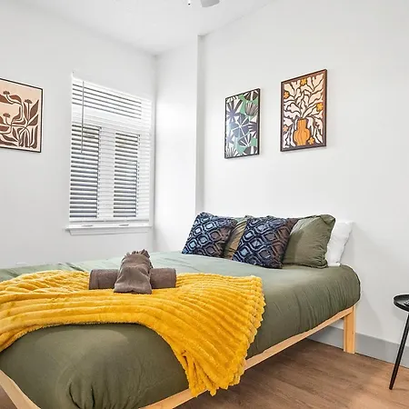 Apartment Midnight Marvel - Amazing Views, Free Parking *