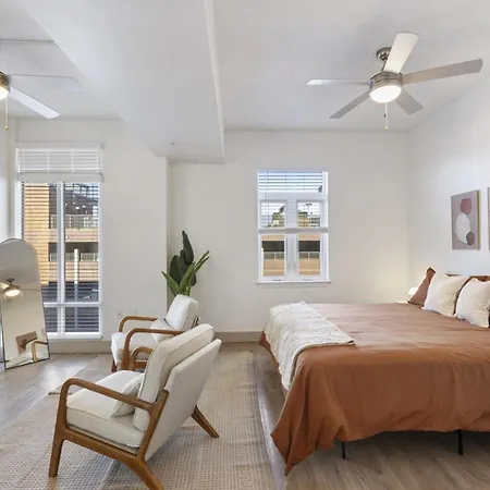 Uptown Luxury - Floor King Suite, Free Parking Apartment Charlotte