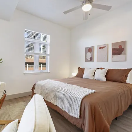 Apartment Uptown Luxury - Floor King Suite, Free Parking
