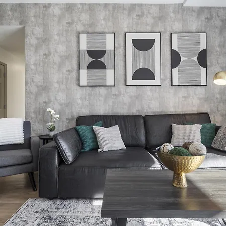 Modern Marvel - Free Parking, Gym, Near Stadium Apartment Charlotte