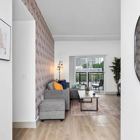 Apartment Stylish 4 Bed - 2 Mins To Stadium - Free Parking - Gym - Views