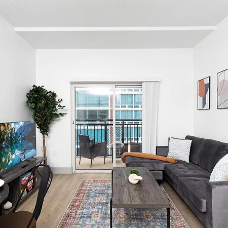 Apartment The Hornet - Cozy And Spacious 3br - Free Parking - Views - 2 Mins To Stadium