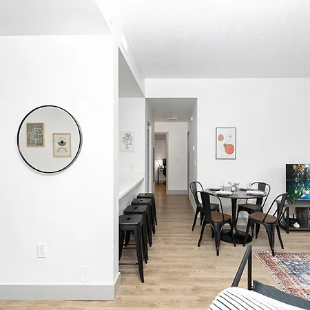 The Hornet - Cozy And Spacious 3br - Free Parking - Views - 2 Mins To Stadium