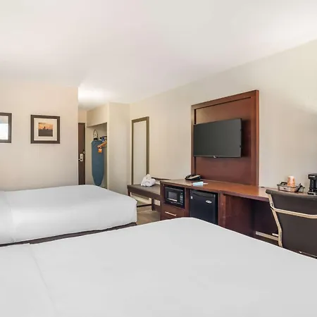 Inn Comfort Airport Uptown 3*