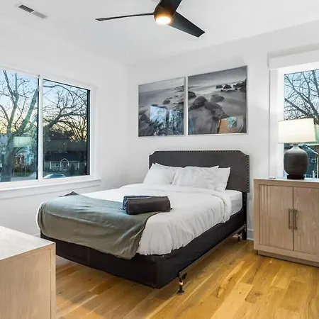 Charlotte's Modern Luxe - Your Stylish Haven Charlotte