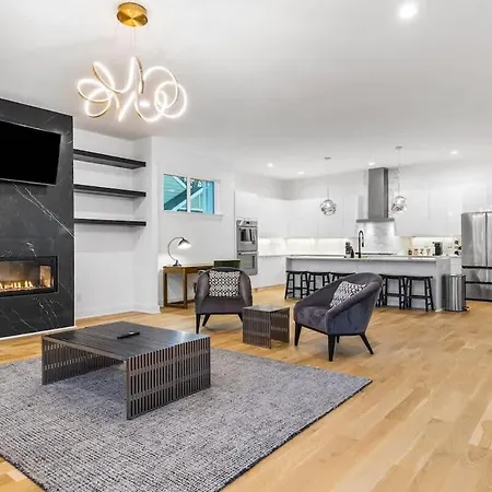 Holiday home Charlotte's Modern Luxe - Your Stylish Haven Charlotte