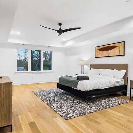 Charlotte's Modern Luxe - Your Stylish Haven