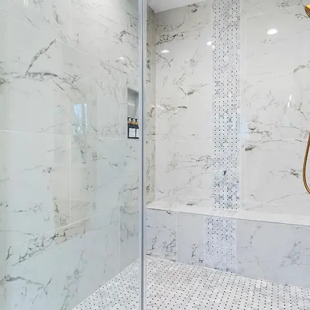 Holiday home Charlotte's Modern Luxe - Your Stylish Haven *
