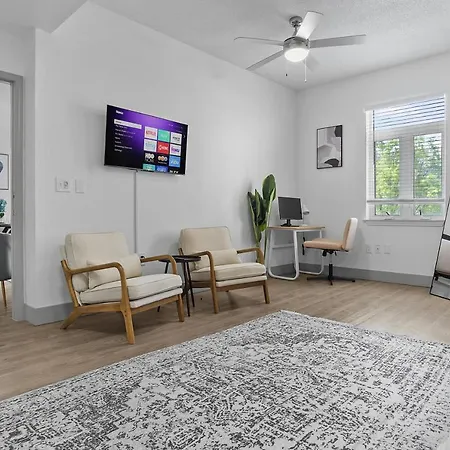 Apartment Beautiful Blue Spacious Free Parking View Gym *