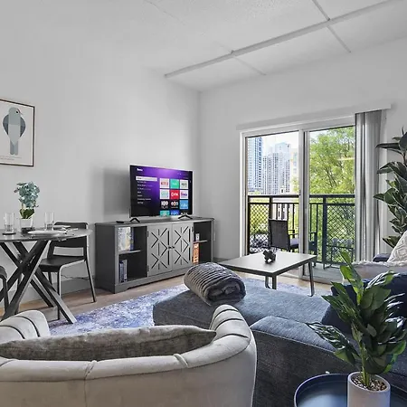 Apartment Beautiful Blue Spacious Free Parking View Gym