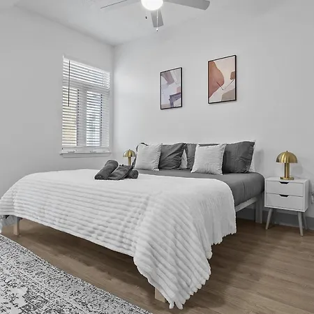 Apartment Beautiful Blue Spacious Free Parking View Gym *