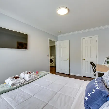 Downtown Gem With Fenced Yard, Bbq Grill And Firepit Holiday home Charlotte