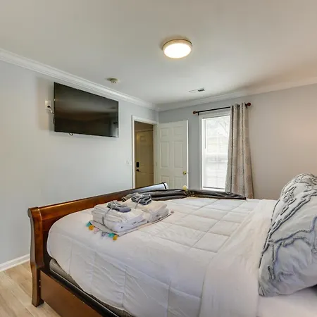 Downtown Gem With Fenced Yard, Bbq Grill And Firepit