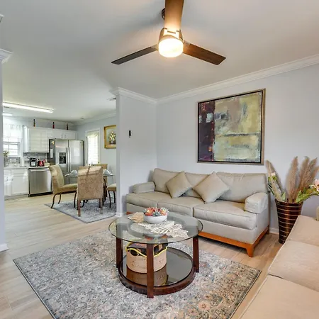 Holiday home Downtown Gem With Fenced Yard, Bbq Grill And Firepit