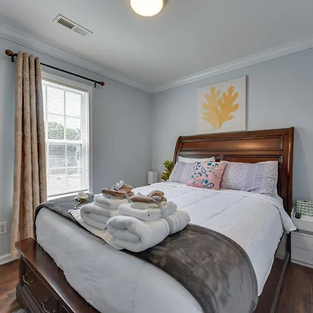 Downtown Gem With Fenced Yard, Bbq Grill And Firepit