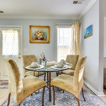 Holiday home Downtown Gem With Fenced Yard, Bbq Grill And Firepit