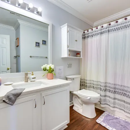 Downtown Gem With Fenced Yard, Bbq Grill And Firepit *