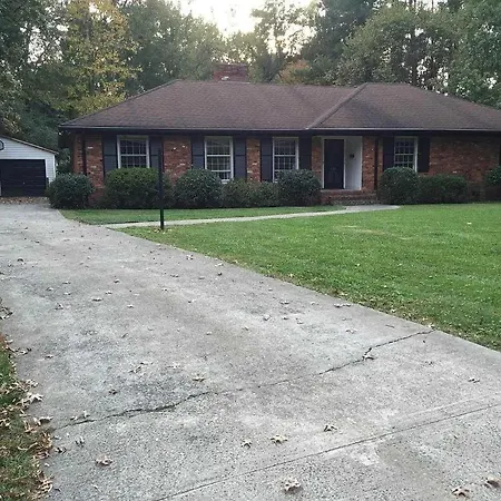 4 Bedroom Ranch In Prime Southpark Backyard And Porch *