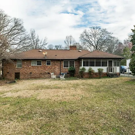 4 Bedroom Ranch In Prime Southpark Backyard And Porch
