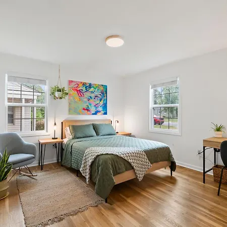 Open And Modern 2 Bedroom Retreat Near Noda *