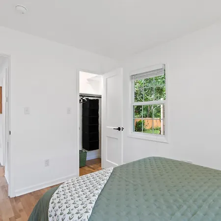 Holiday home Open And Modern 2 Bedroom Retreat Near Noda