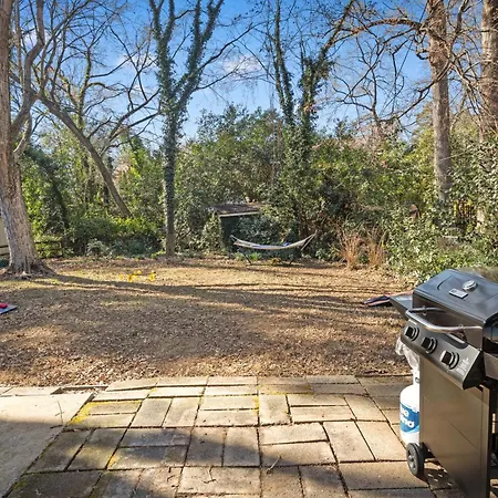 Elegant 4bd Retreat - Backyard Bbq & Theater Charlotte