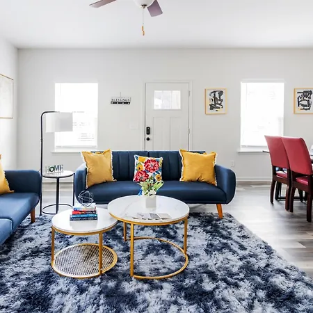 Chic 9 Min To Uptown Hot Tub & Private Yard * Charlotte