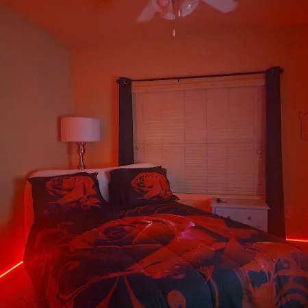 Apartment Frisky Adult Play Place - Fri & Sat Get Sunday Free! 