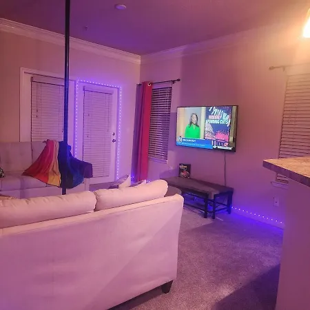 Apartment Frisky Adult Play Place - Fri & Sat Get Sunday Free! 