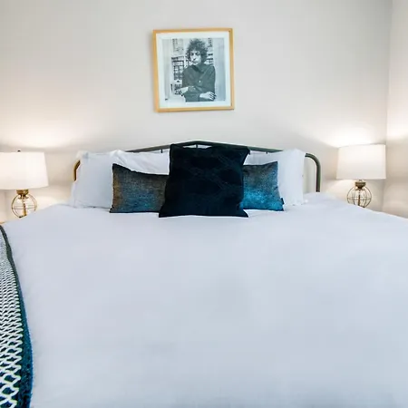 3 Lux King Beds O Game Rm O Fenced Backyard Escape