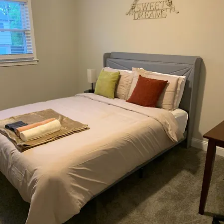 Work Hard Play Harder! Apartment Charlotte