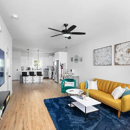 Perfect Getaway Prime Location Game And Hottub * Charlotte