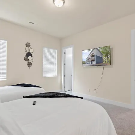 Holiday home Private Haven In Charlotte, 5mins Uptown, Fast Wi-fi *