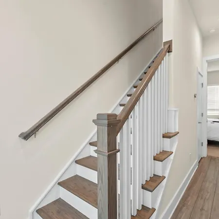 Holiday home Private Haven In Charlotte, 5mins Uptown, Fast Wi-fi *