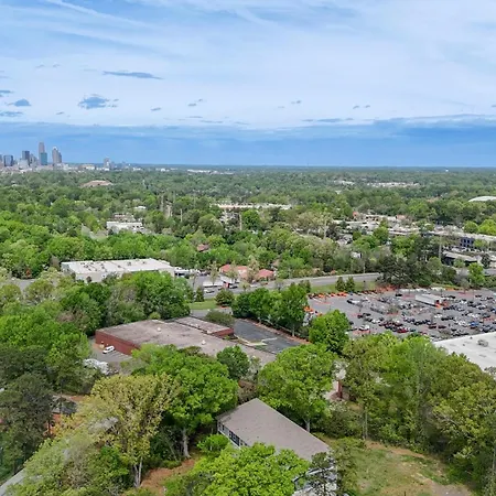 Holiday home Private Haven In Charlotte, 5mins Uptown, Fast Wi-fi *