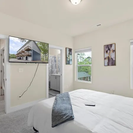 Holiday home Private Haven In Charlotte, 5mins Uptown, Fast Wi-fi Charlotte