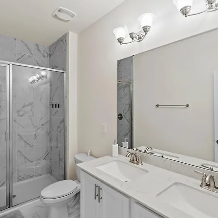 Private Haven In Charlotte, 5mins Uptown, Fast Wi-fi * Charlotte