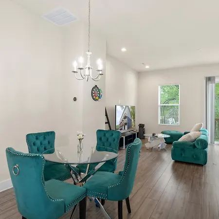 Holiday home Private Haven In Charlotte, 5mins Uptown, Fast Wi-fi