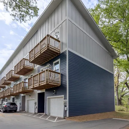 Holiday home Private Haven In Charlotte, 5mins Uptown, Fast Wi-fi *